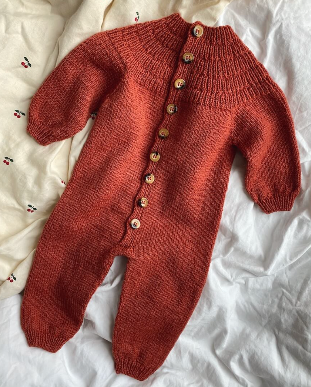 Ankers Strampler Anleitung - PetiteKnit