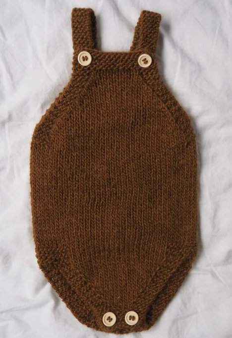 Kleiner Bruder Strampler Anleitung - PetiteKnit