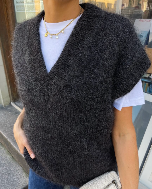 Weekend Pullunder V-Neck Anleitung - PetiteKnit