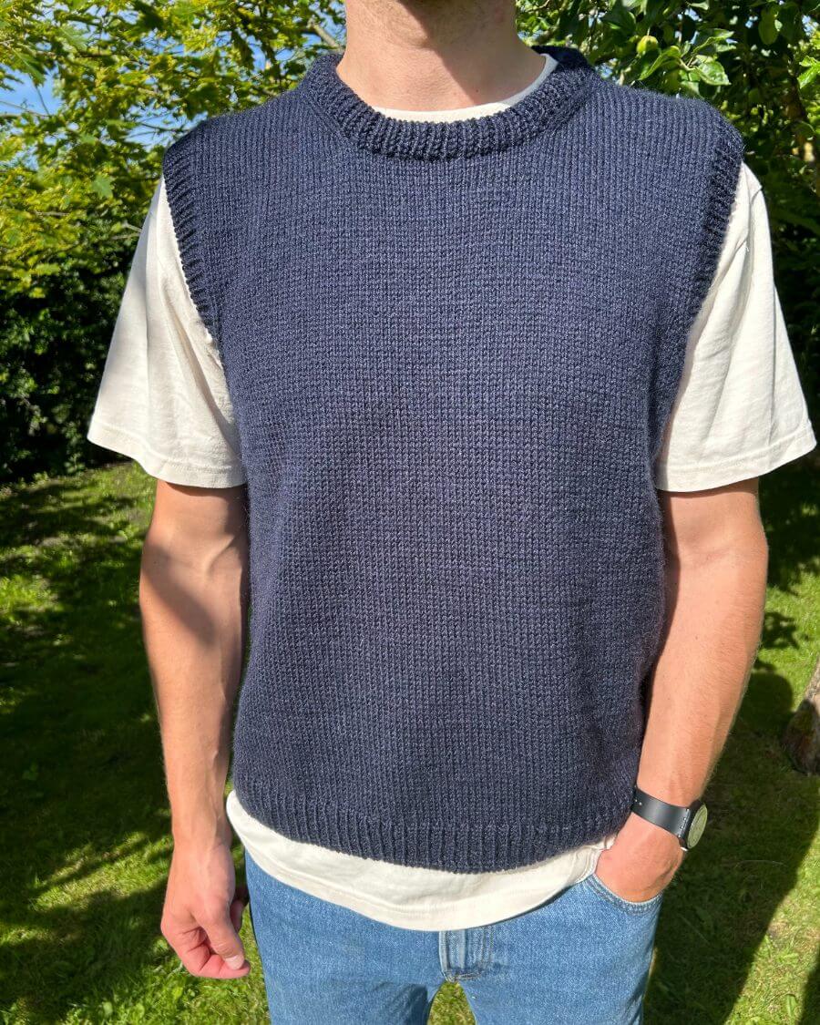 Novice Slipover Man Anleitung - PetiteKnit