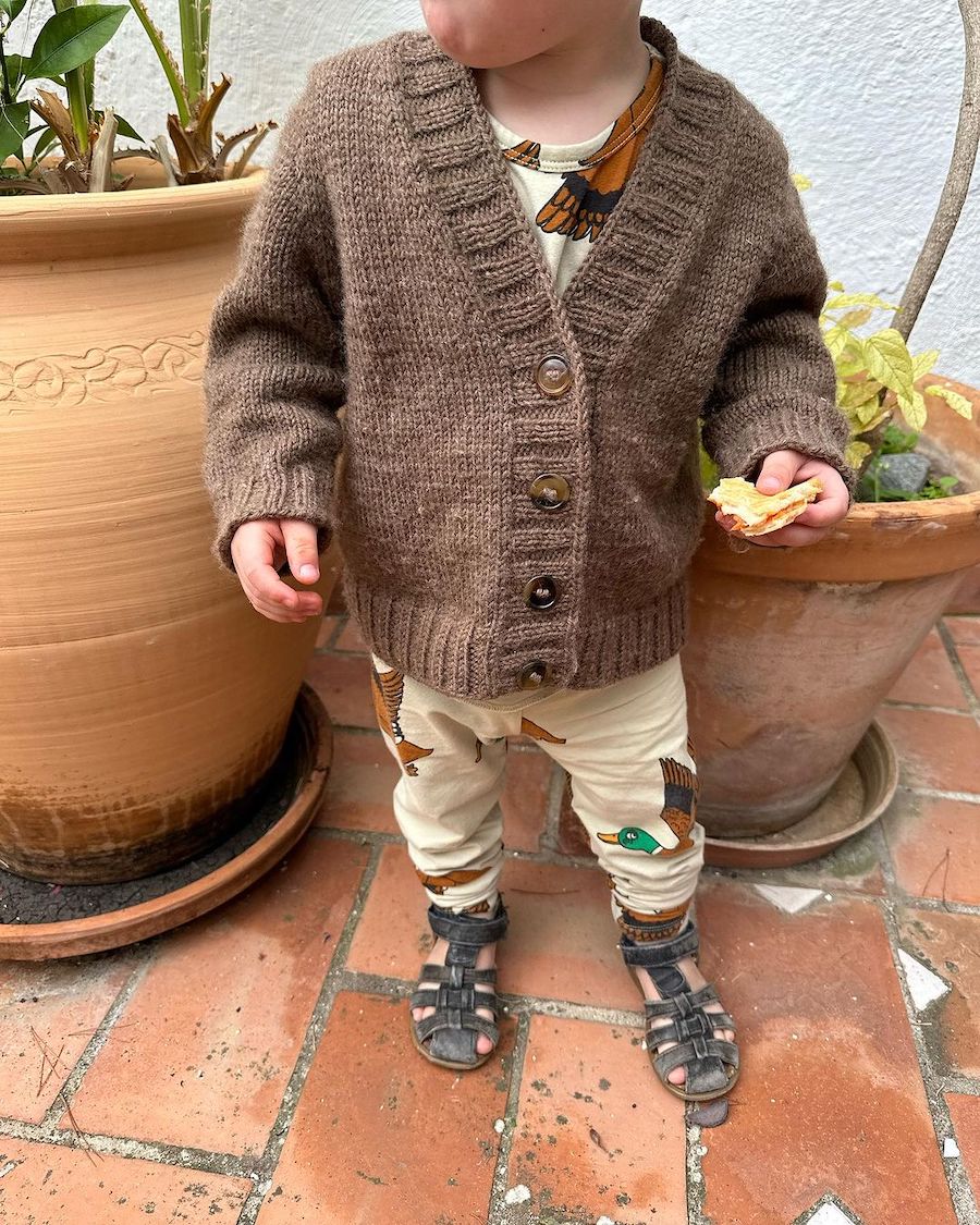 Eva Cardigan Junior Anleitung - PetiteKnit