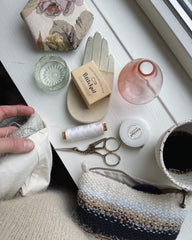 Schere mit Storchenmotiv - PetiteKnit