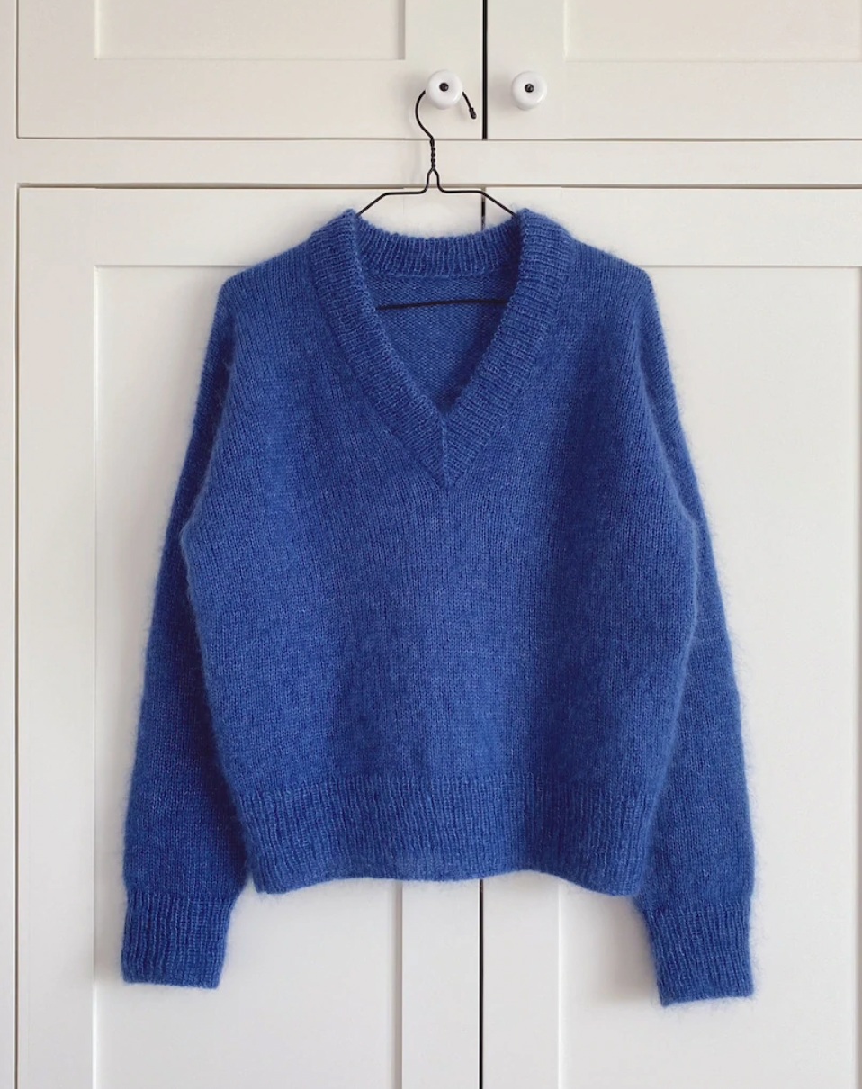 Stockholm Sweater V-Ausschnitt von Petiteknit (Silkhair)
